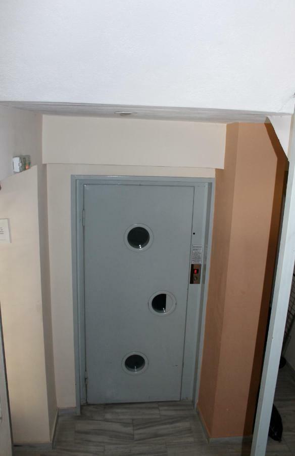Cozy Studio Apartment In Pireus Exterior foto